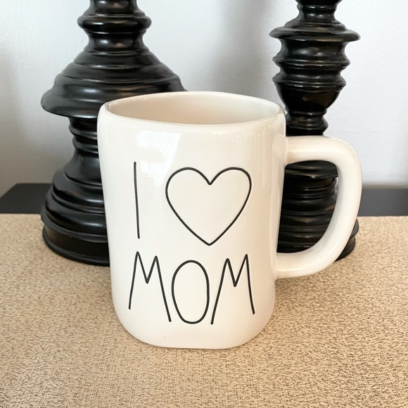 🆕Rae Dunn I ♥️ MOM Ceramic Mug - Picture 1 of 1